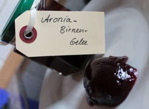 Rezeptbild: Aronia-Birnen-Gelee