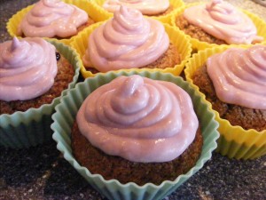Rezeptbild: Aronia-Buttermilch-Cupcakes