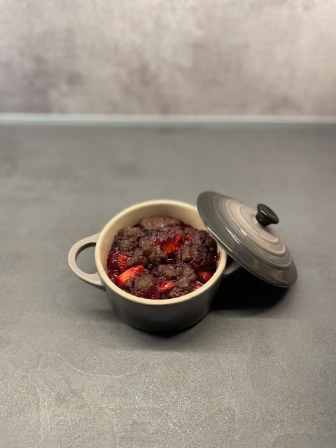 Beeren Crumble mit Aroniabeeren Pulver