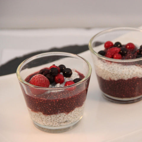 Aronia-Mandel-Dessert mit Chia