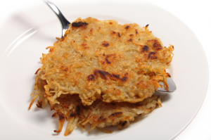 Rezeptbild: Petersilienwurzelrösti mit Aroniabeeren und gegrilltem Kürbis