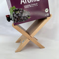 Holz-Saftständer mit eingesetzter 5-Liter-Aronia-Saftbox und sichtbarem Zapfhahn